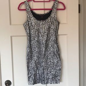 Super fun black & silver print part dress! ✨